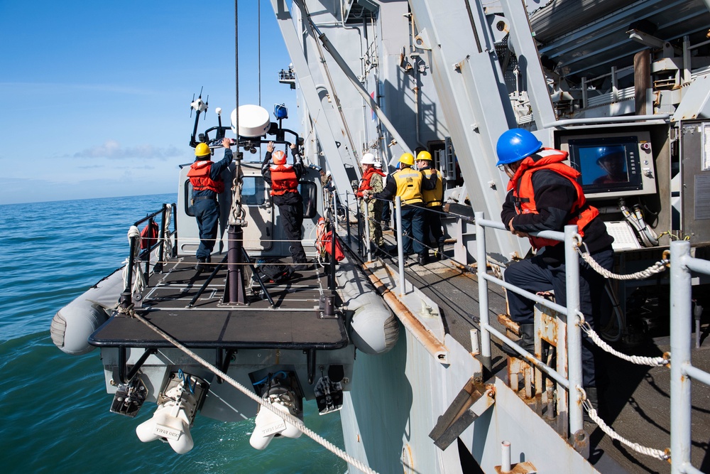 USS Harpers Ferry Conducts Boat Operations