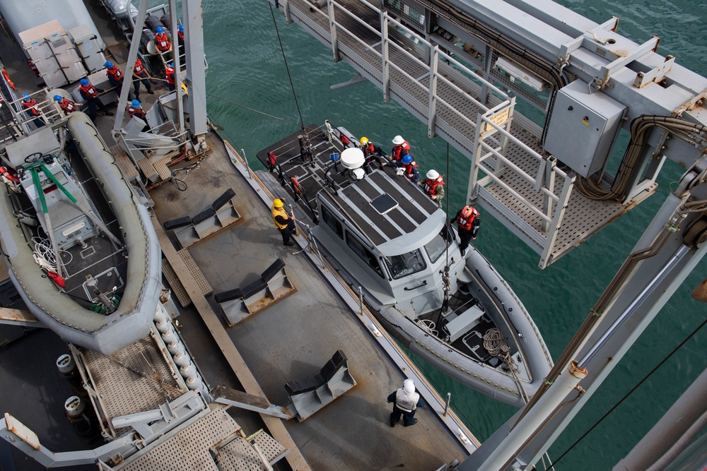 USS Harpers Ferry Conducts Boat Operations