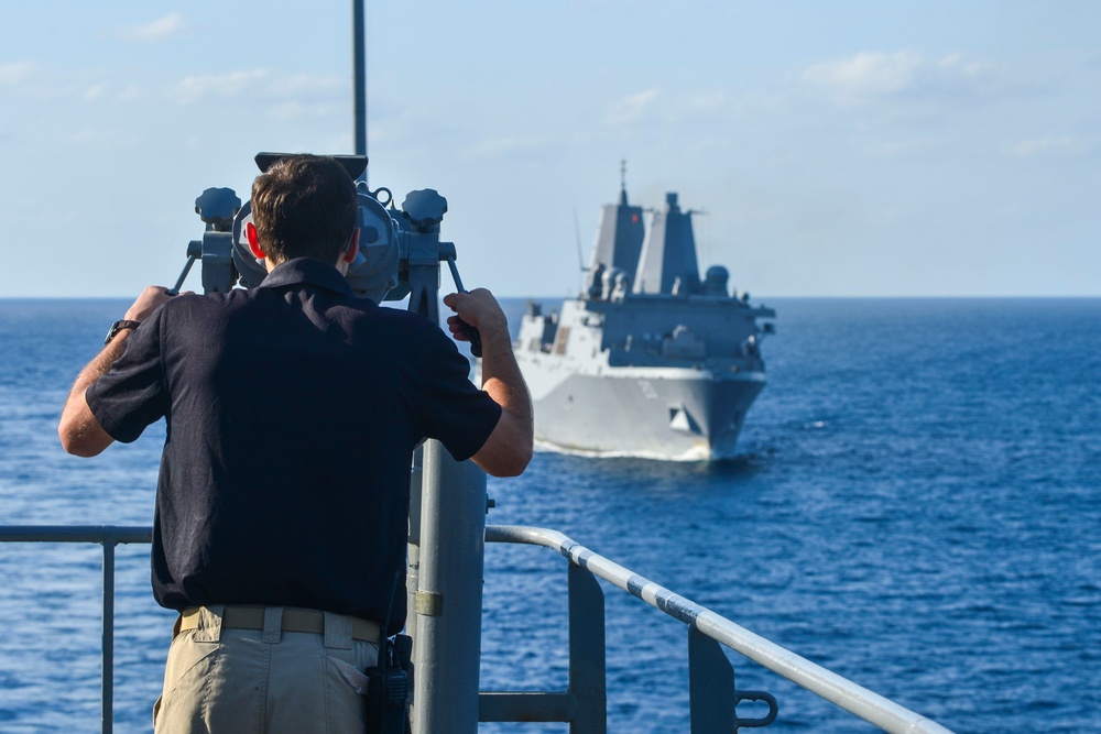 USNS Guadalupe Conducts RAS with USS Green Bay