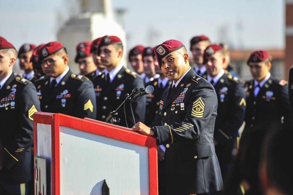 Incoming Cmd. Sgt. Maj. delivers remarks