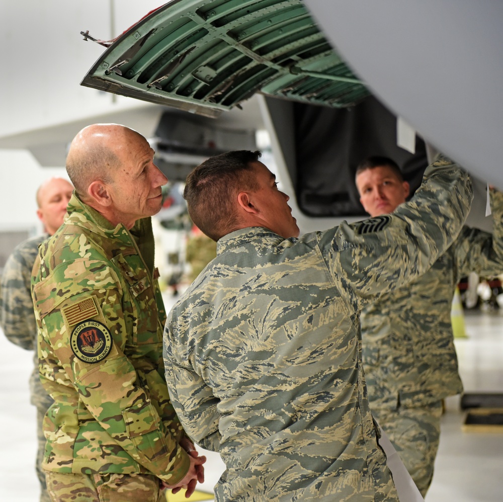 The Air Combat Command Commander visits the 173rd Fighter Wing