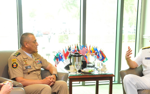 Colombia Defense Chief Visits SOUTHCOM
