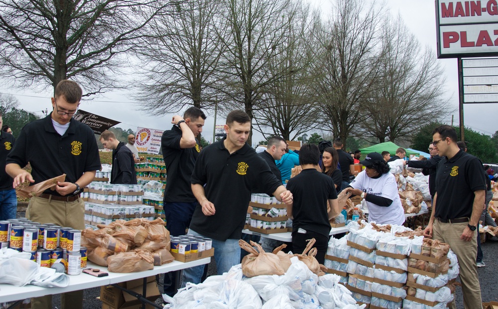 OCS students provide support to food drive