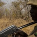 Nigerien soldiers move into position