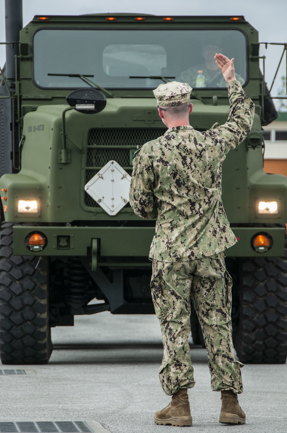 Alfa Company Seabees Perform Maintenance