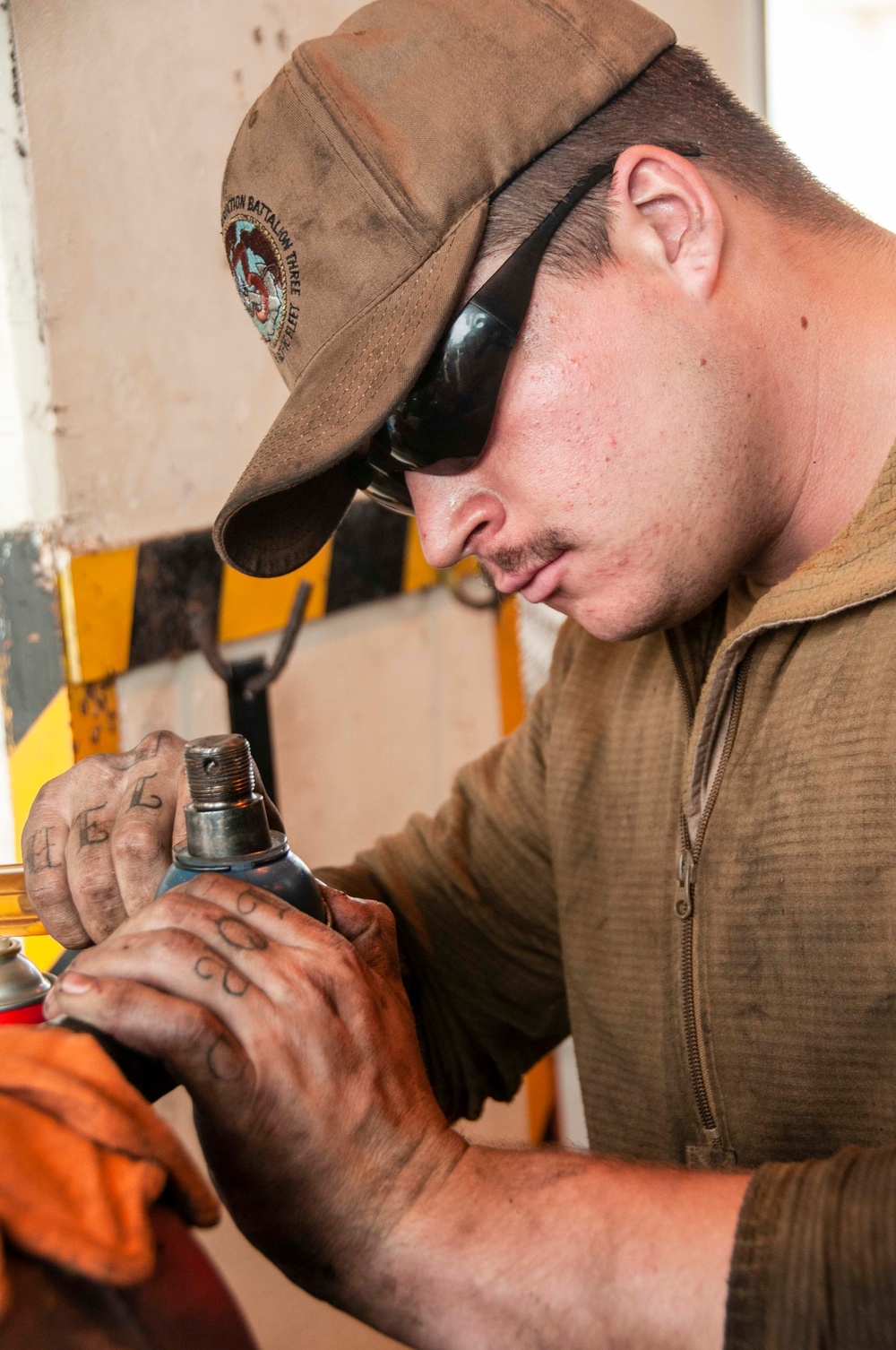 Alfa Company Seabees Perform Maintenance