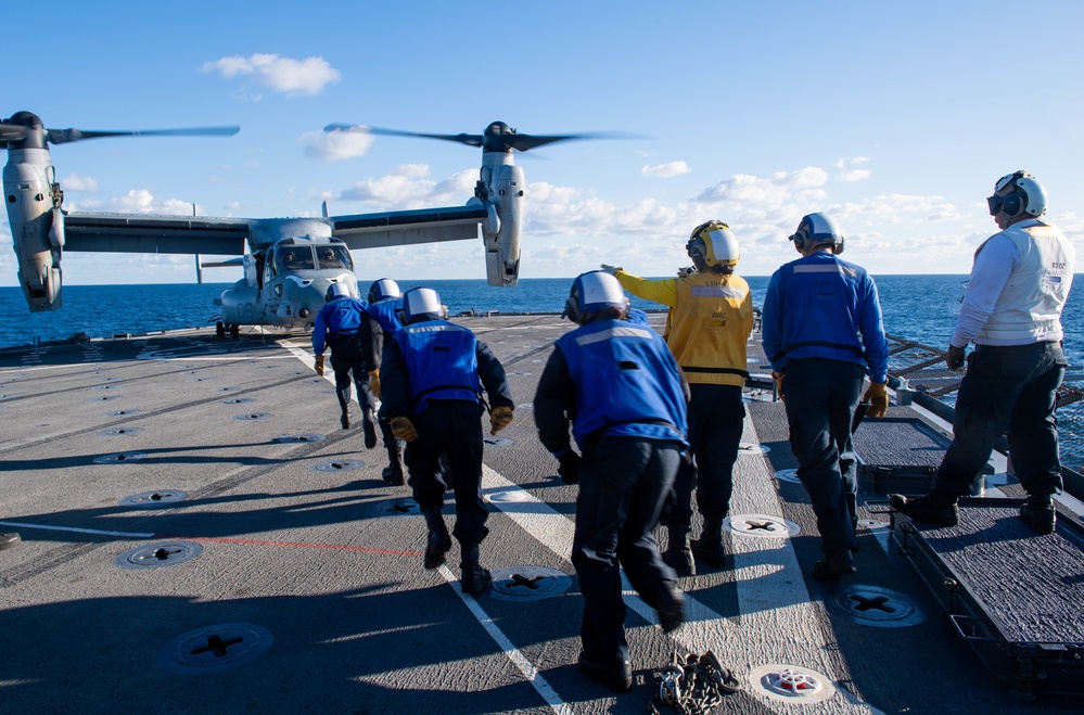 USS Harpers Ferry Conducts Flight Quarters