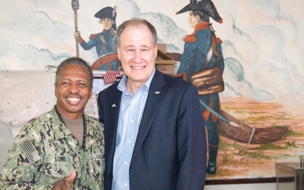 Members of Congress visit CLDJ