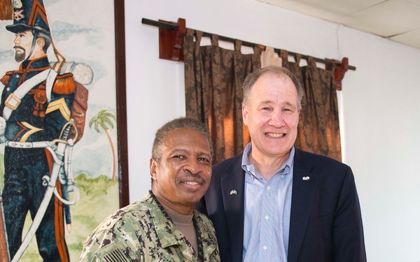 Members of Congress visit CLDJ