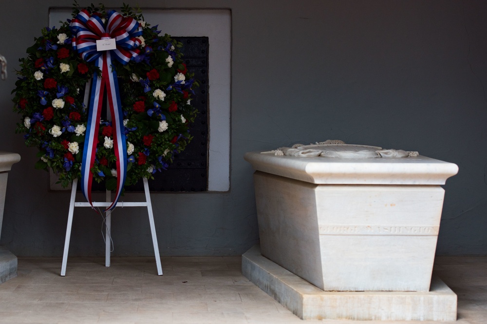 Mount Vernon Wreath Laying and Firing Demonstration