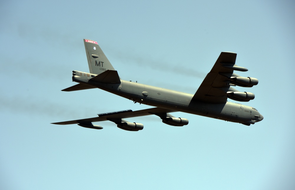 U.S. Air Force B-52 Participates in Aero India 2019