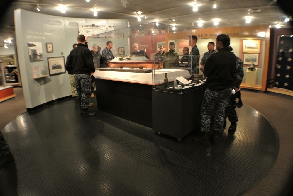 Sailors tour naval museum