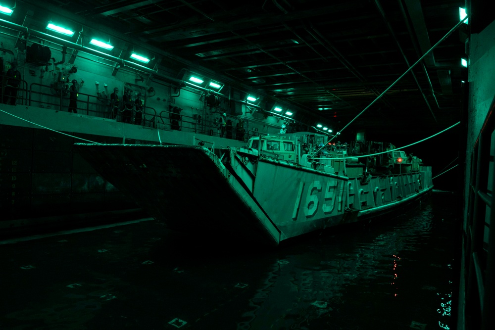 USS Green Bay Cobra Gold LCU Operations