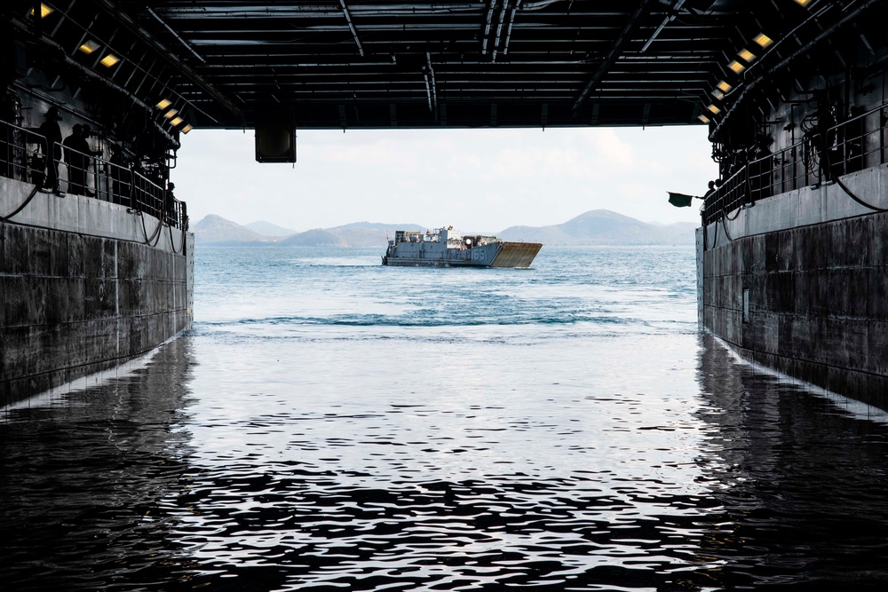 USS Green Bay Cobra Gold LCU Operations