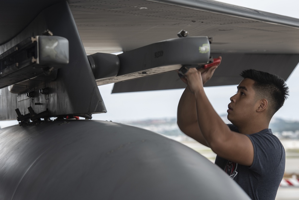 67th and 44th AMU compete in annual weapon load competition