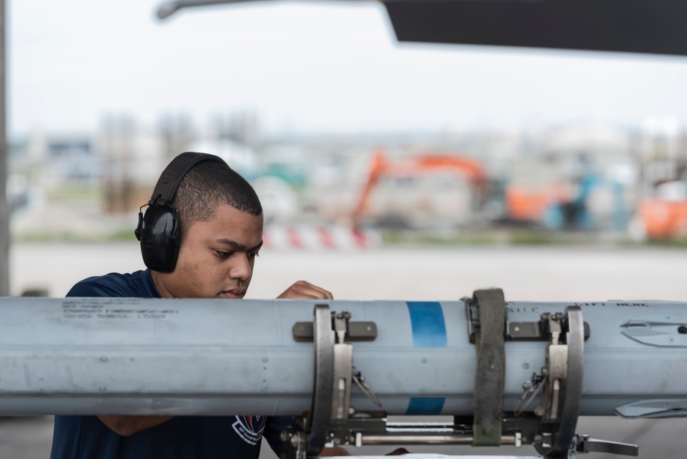 67th and 44th AMU compete in annual weapon load competition