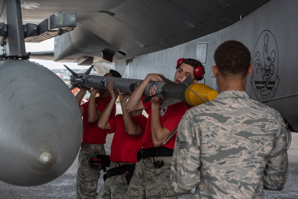 67th and 44th AMU compete in annual weapon load competition