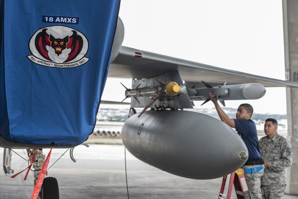 67th and 44th AMU compete in annual weapon load competition