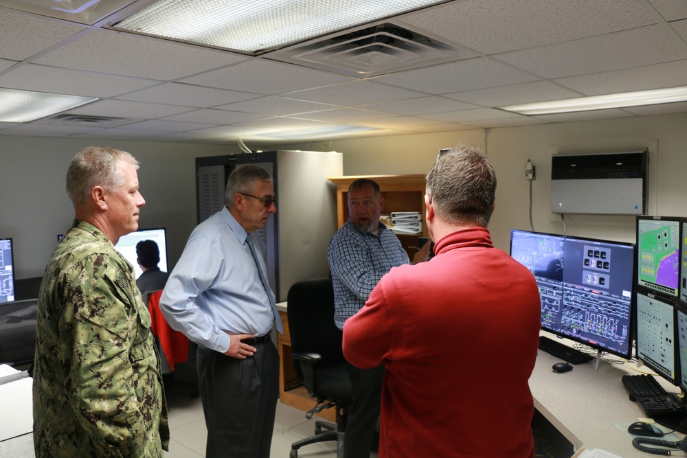 NAVSUP Assistant Commander Visits FLC Jacksonville