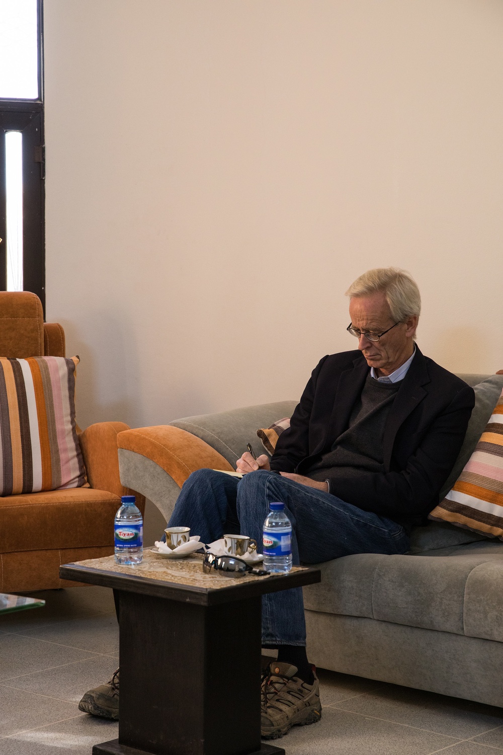Roebuck, Jazira Autonomous Administration Humanitarian Council Members Discuss Aid Progress