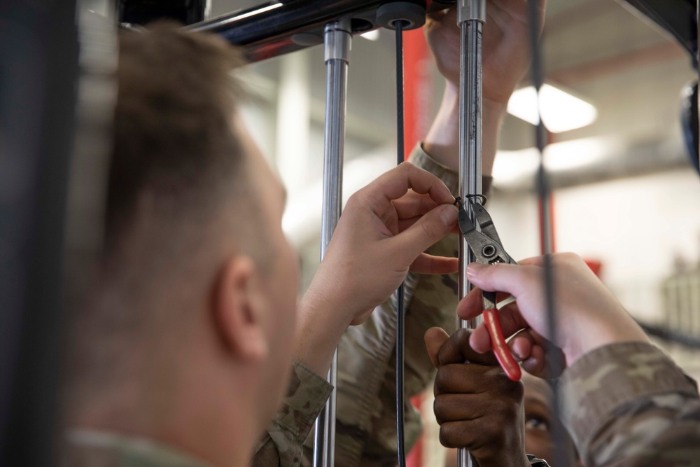 Soldiers assist with renoavtion