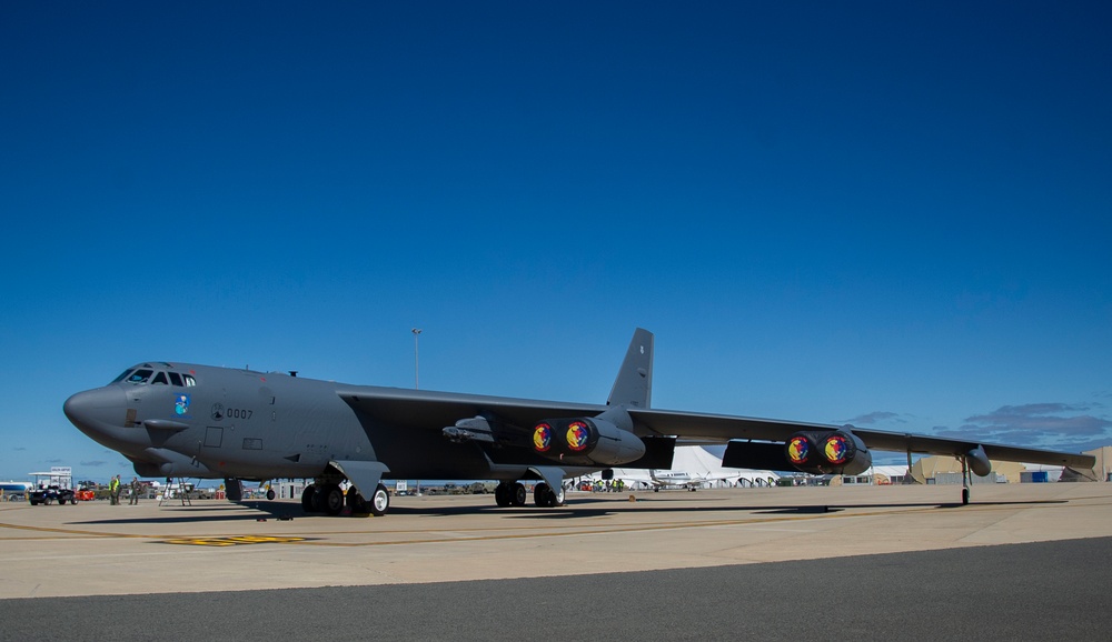 B-52 arrives for Australian Airshow