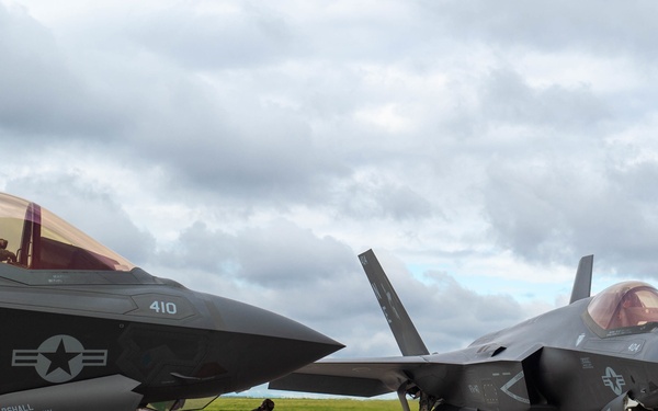 VFA-147 Change of Command