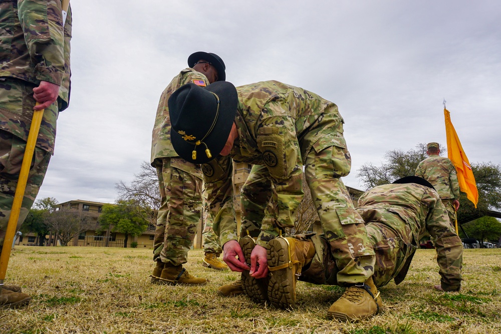 Brave Rifles conduct gold spur ceremony