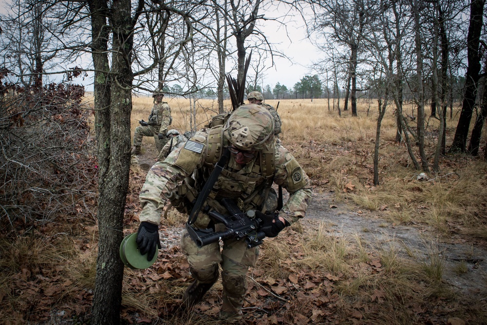 Charlie Company, 1-505th Parachute Infantry Regiment Conducts Live Fire