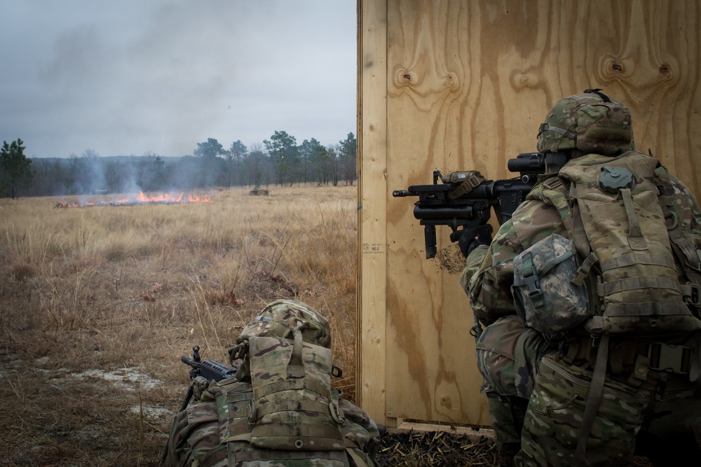 Charlie Company, 1-505th Parachute Infantry Regiment Conducts Live Fire