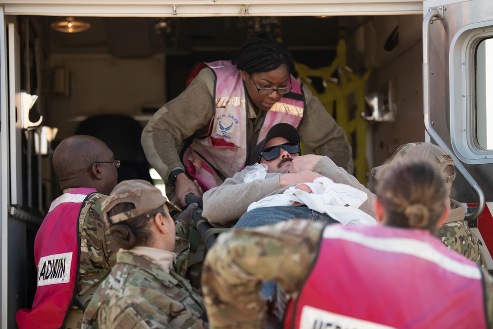 386 EMDG hone skills during MASCAL exercise