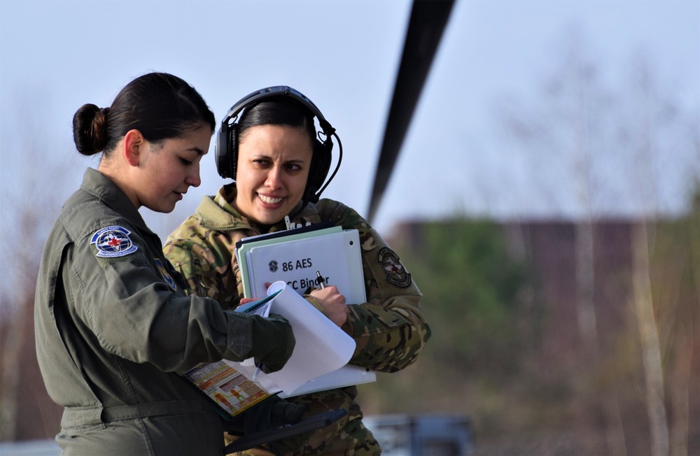 86th Aeromedical Evacuation Squadron builds proficiency on overnight readiness mission