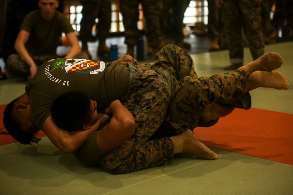 Marines on Camp Hansen compete in 2019 Commander's Cup