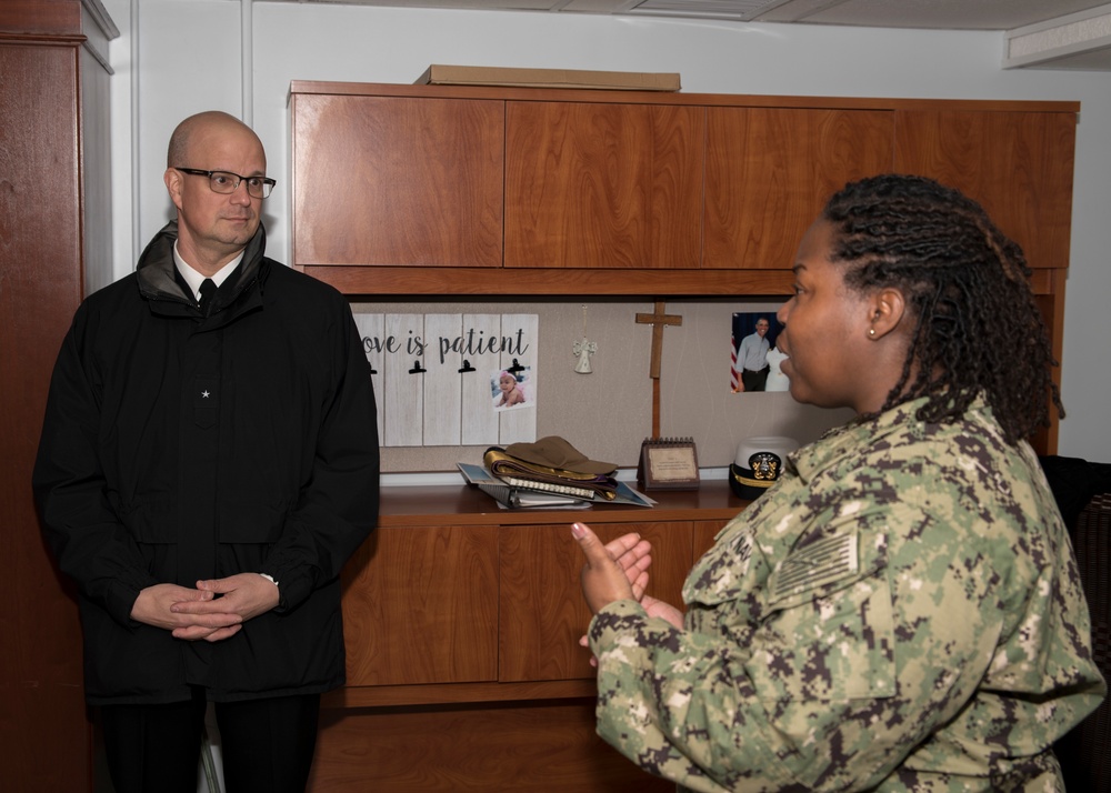 Rear Adm. Lahti Visits NSAB