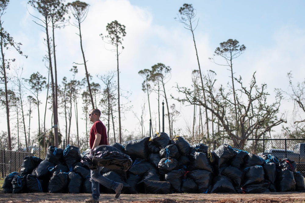 Tyndall Airmen, residents clean local cemetery