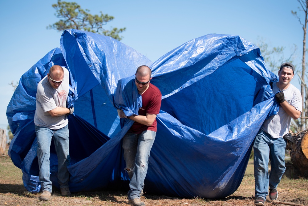 Tyndall Airmen, residents clean local cemetery