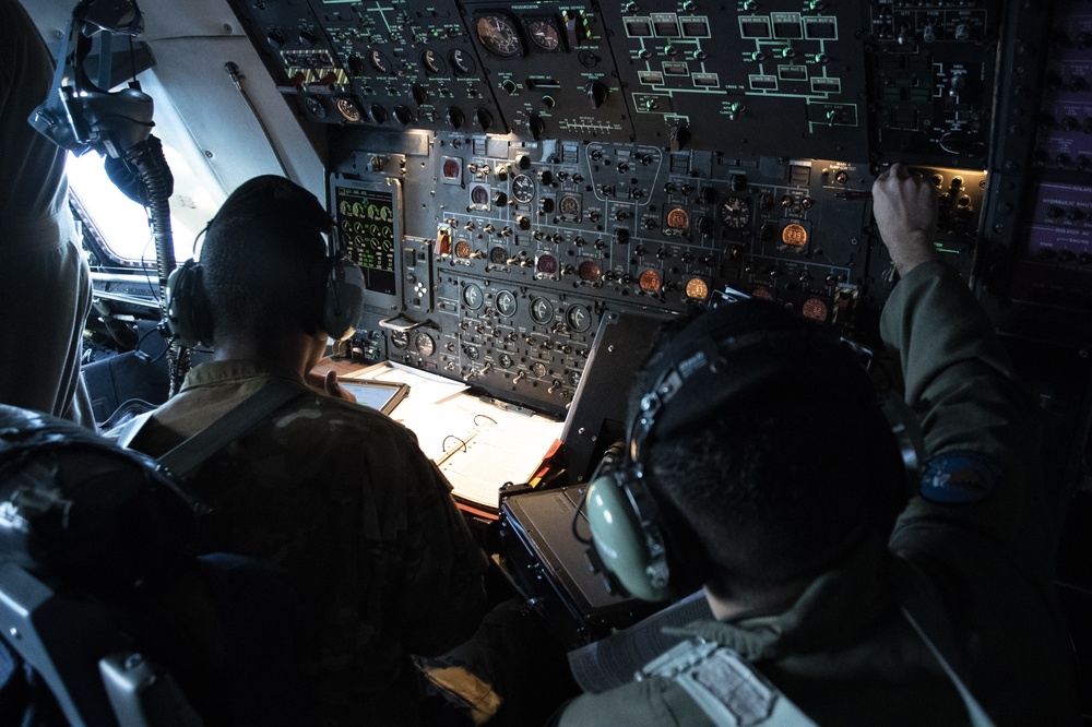 9th Airlift Squadron C-5M Super Galaxy refuels with 434th Air Refueling Wing