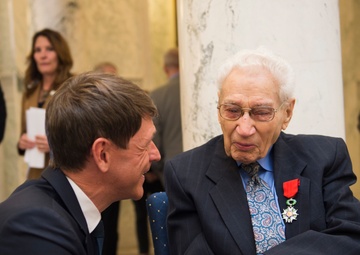 WWII veteran receives the French Legion d’Honneur by French Consul