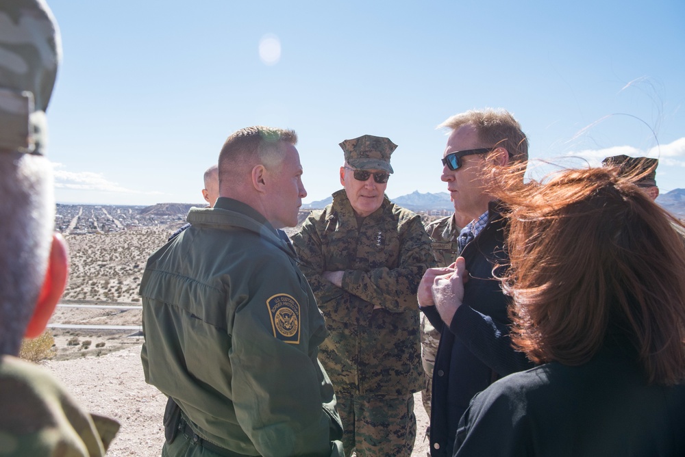 A/SD, CJCS, DHS and NORTHCOM visit US Southern Border