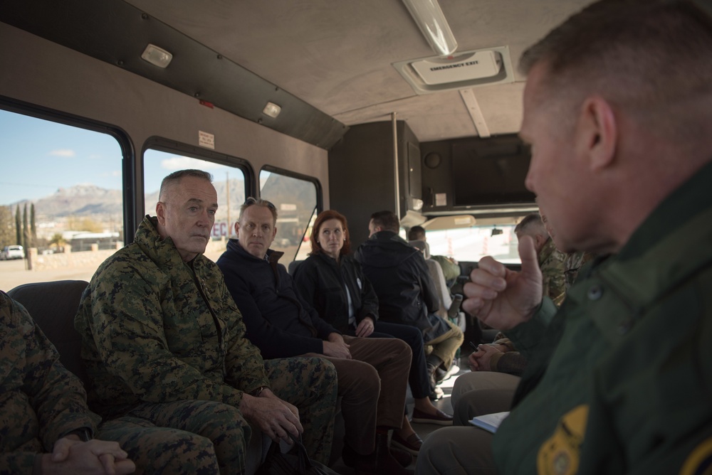 A/SD, CJCS, DHS and NORTHCOM visit US Southern Border