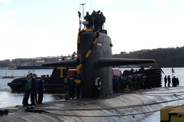 USS Pittsburgh (SSN 720) Returns from Final Deployment