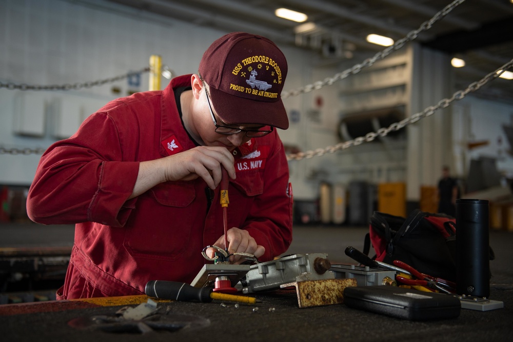 USS Theodore Roosevelt (CVN 71)