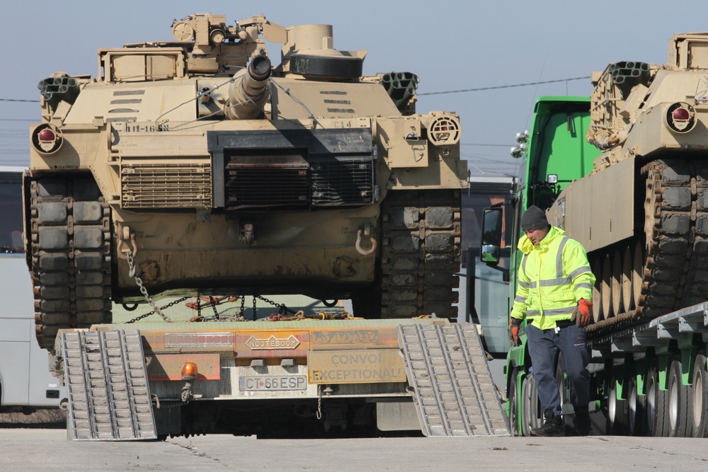 Tanks arrive in Romania