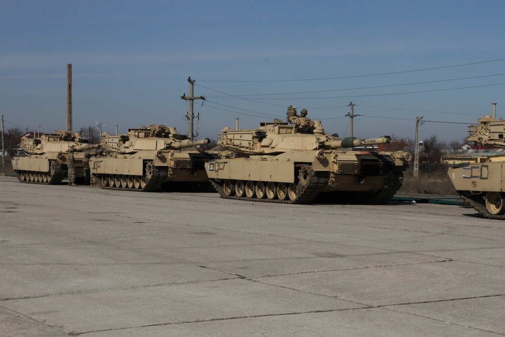 Tanks arrive in Romania