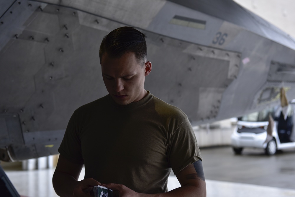 Tyndall F22s at Eglin AFB