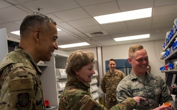 AMC commander, command chief visits JB MDL