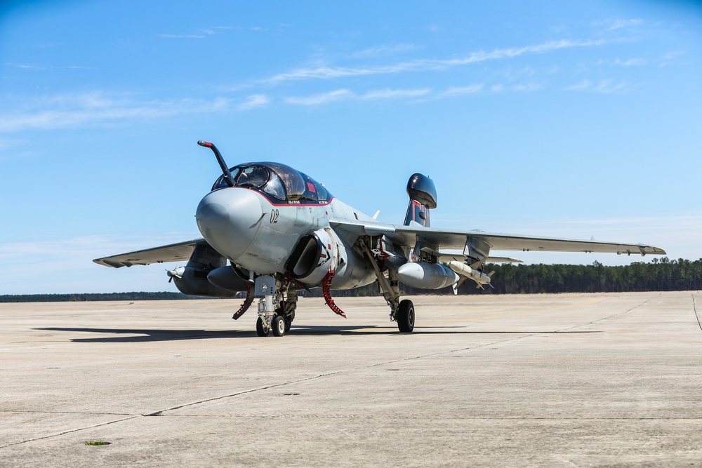 VMAQ-2 prepares for final flight