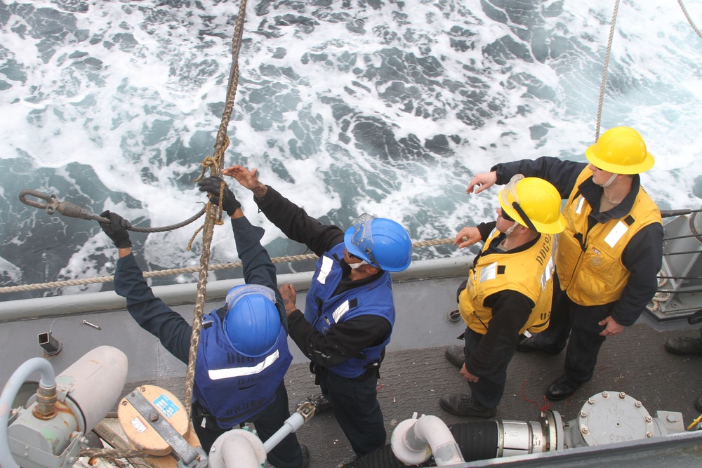 USS Momsen (DDG 92) Underway replenishment-at-sea