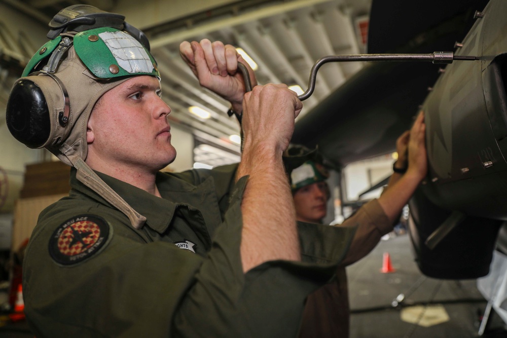 Kearsarge Harrier Wing Maintenance