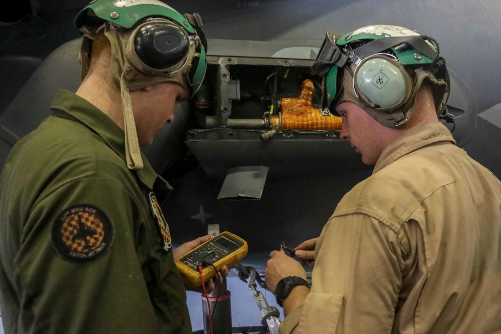 Kearsarge Harrier Wing Maintenance